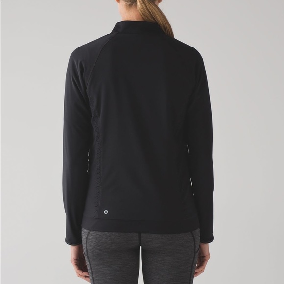 Lululemon Hit It Jacket 🍋 - Picture 3 of 9